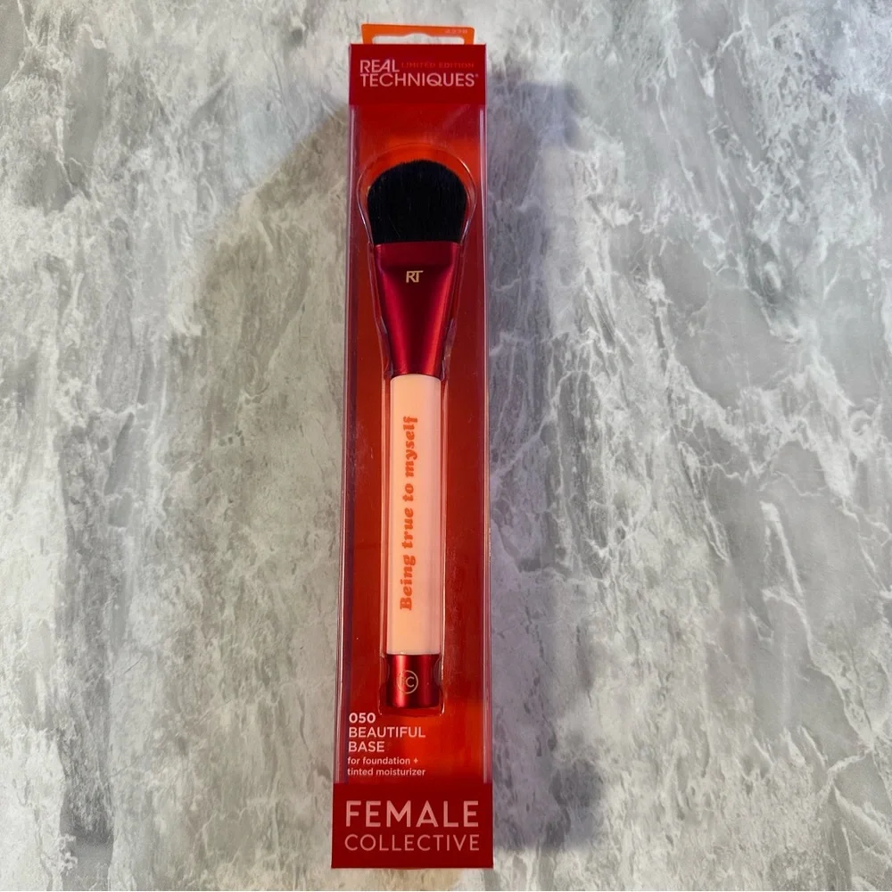 New Real Techniques Beautiful Base Foundation Brush